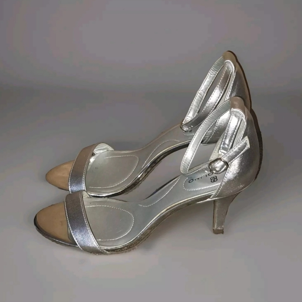 Bandolino Madia Silver Heels Size 6.5M Ankle Strap Metallic Grey Pumps SB5#17 - Picture 6 of 8